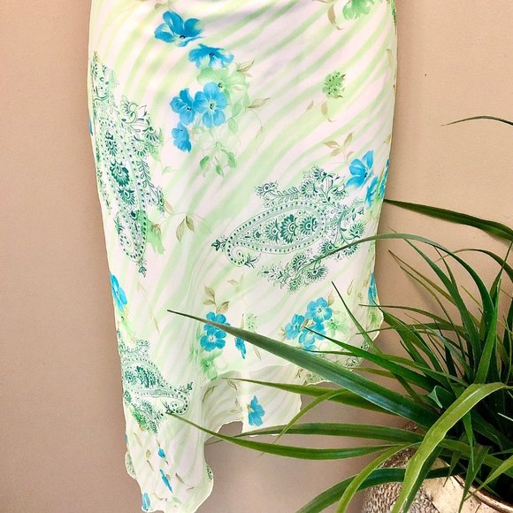 ALYN PAIGE⚡️Cow Neck Floral Asymmetrical Dress_5/6 - Picture 3 of 8